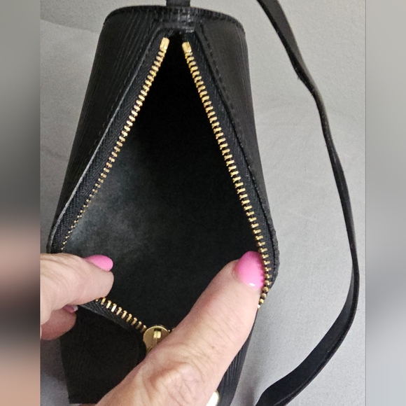 Louis Vuitton Black Epi Mini Papillon Pouchette - Picture 13 of 16